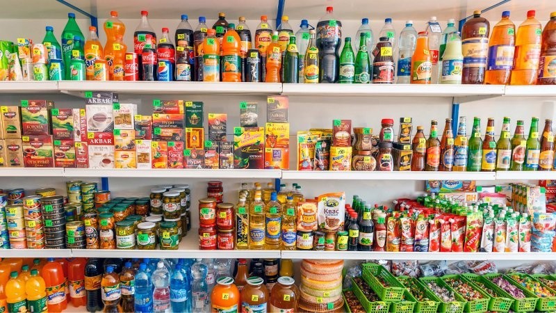 В Госдуме предложили разрешить есть продукты в магазинах ещё до оплаты на кассе