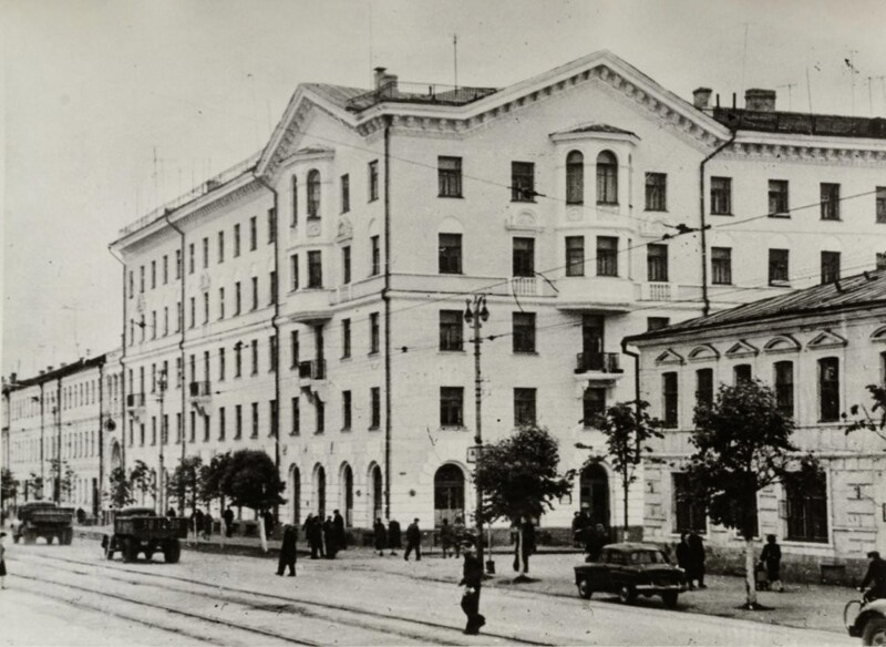 Тула, ул. Советская. 56-квартирный жилой дом, построенный силами завода "Штамп". 1957-1965 годы.