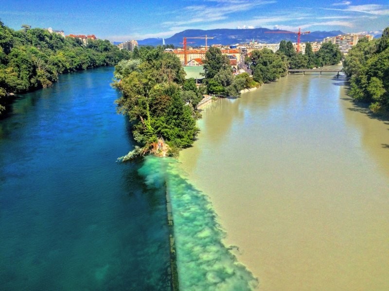 25. Две реки встречаются в Женеве