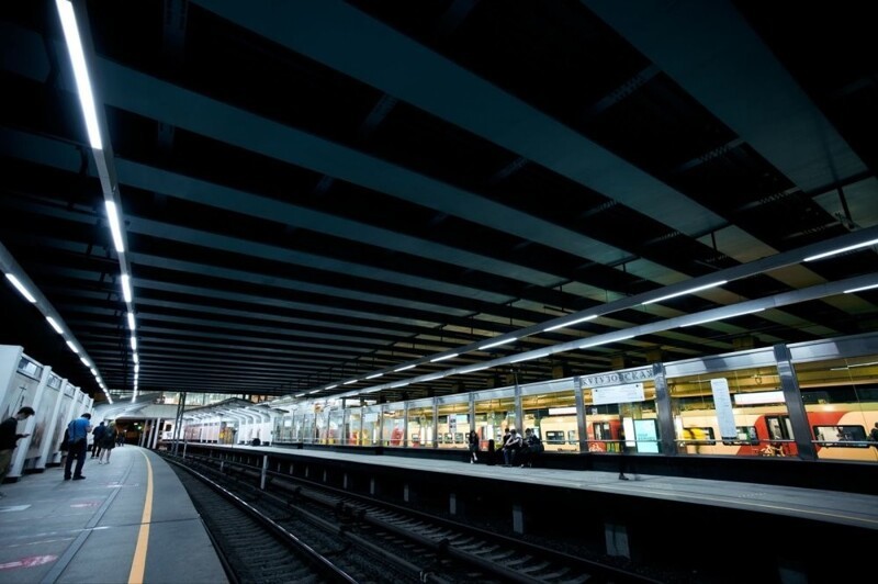 Необычные станции московского метро с изогнутыми платформами⁠⁠