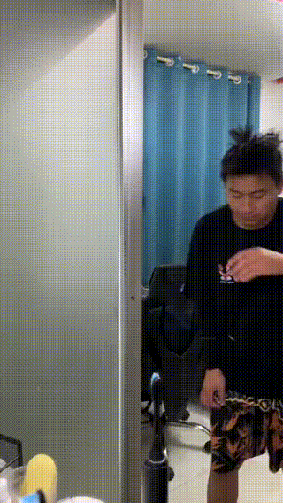 И ничего не торчит