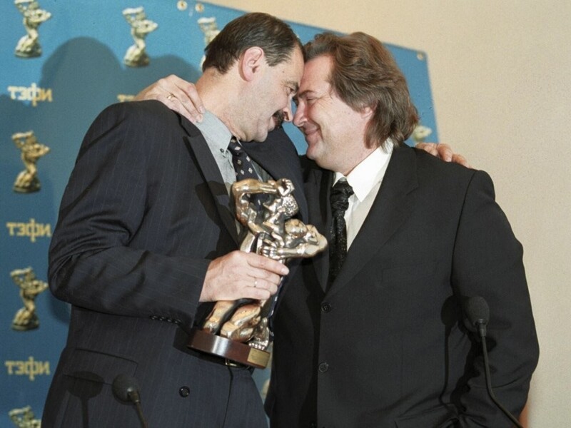 Илья Олейников и Юрий Стоянов в 2001 году получили "ТЭФИ" за программу "Городок"