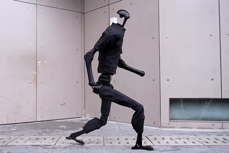 Китайский робот побил мировой рекорд по скорости ходьбы