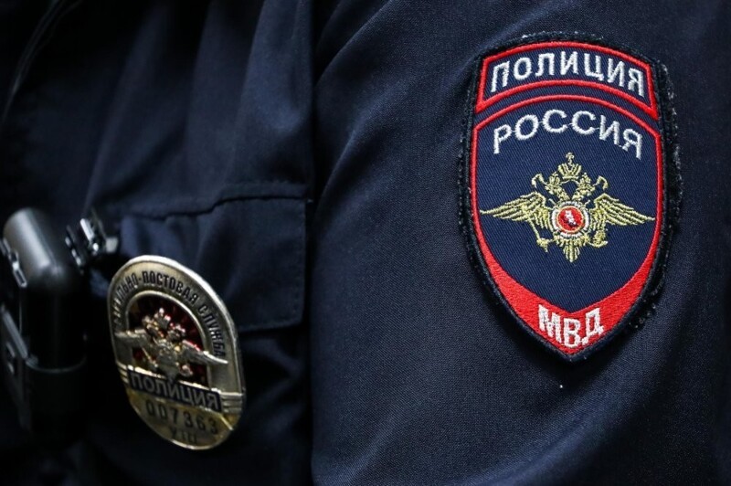 На Урале из МВД уволили преподавателя-силовика, поставившего студентку на колени