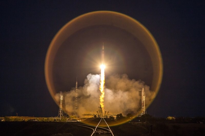 "Роскосмос" будет показывать запуски ракет на уличных экранах крупных городов России