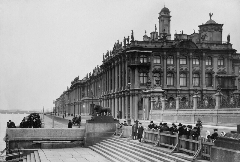 Дворцовая набережная и Зимний дворец образца 1902 года. 