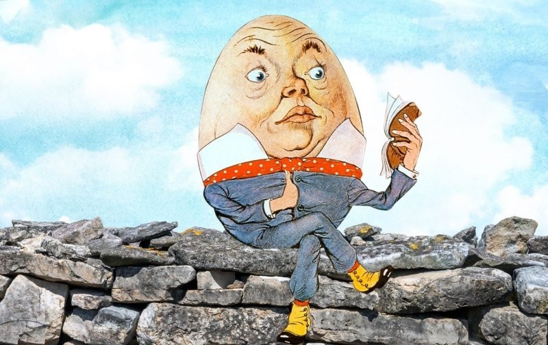 Шалтай-Болтай: как на стене оказалось огромное человекоподобное яйцо, и кто его туда посадил?