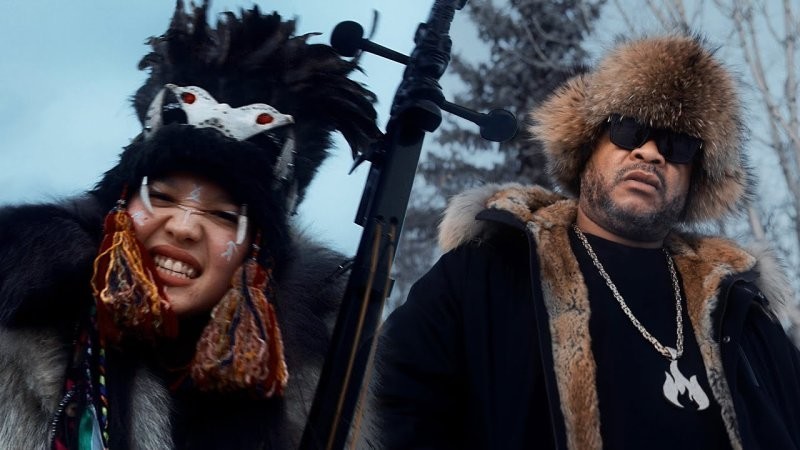 Американский рэпер Xzibit записал совместную песню с сибирской фолк-группой Otyken