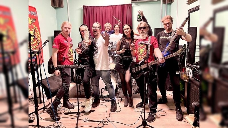 На концерт группы «Коррозия металла» в Нижнем Новгороде ворвались силовики и задержали участников группы