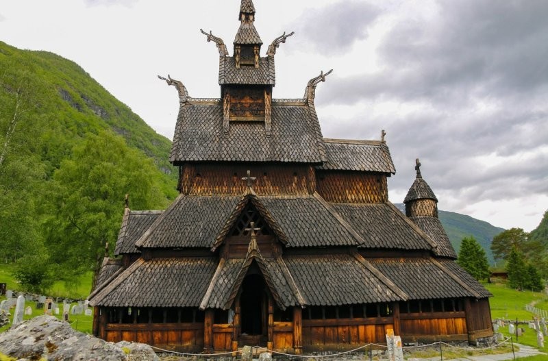 11. Ставкирка в Боргунне — одна из самых древних сохранившихся каркасных церквей в Норвегии.
