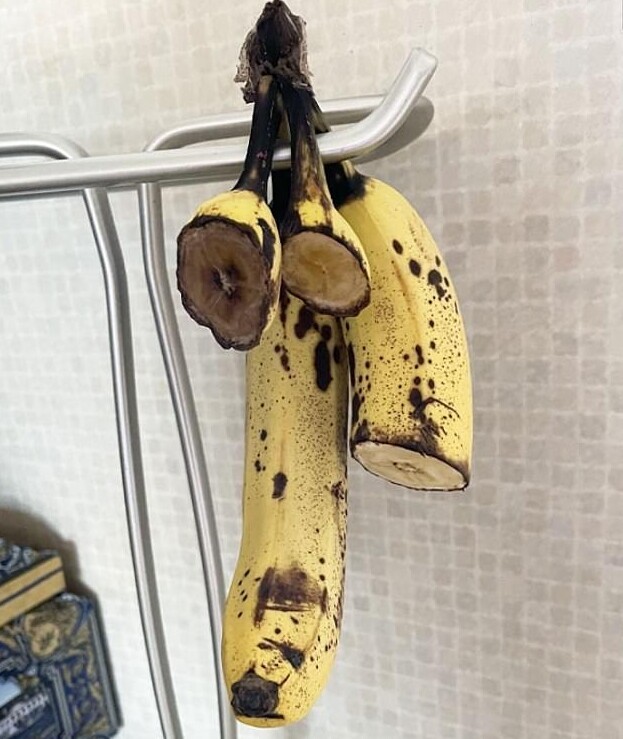 4. "Как моя жена оставляет бананы.."