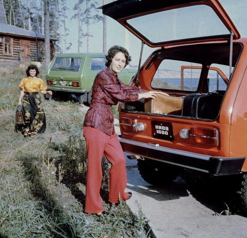 7. Съёмка рекламы нового автомобиля «Нива» ВАЗ-2121, СССР, 1975 год