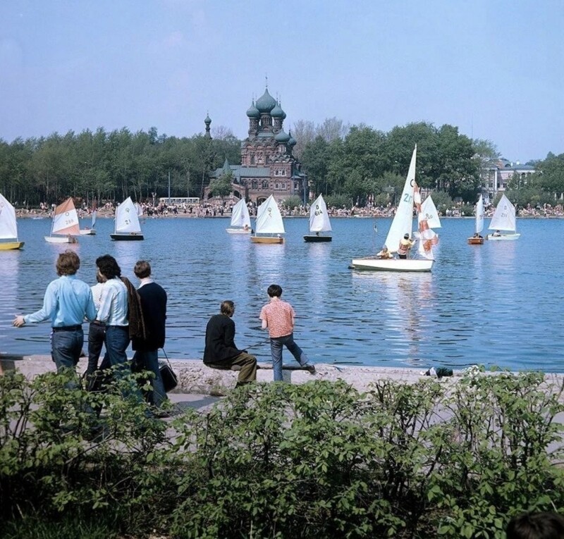 9. На пруду в Останкино, 1970-е