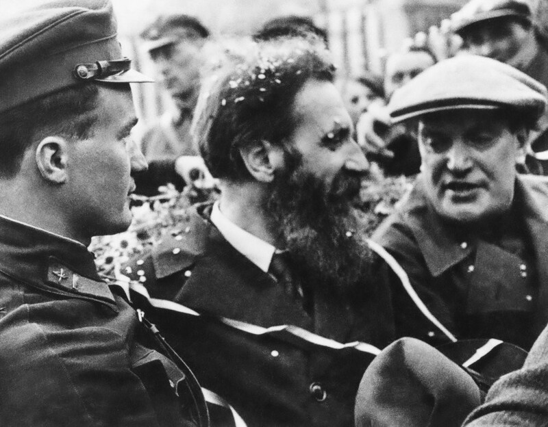 Первые герои Советского Союза - пилоты, спасшие челюскинцев