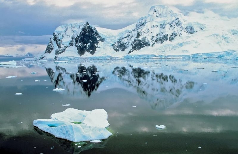 20. Антарктида хранит 90% мирового льда и 70% всей пресной воды Земли. Если она растает, это поднимет уровень мирового океана примерно на 60 метров