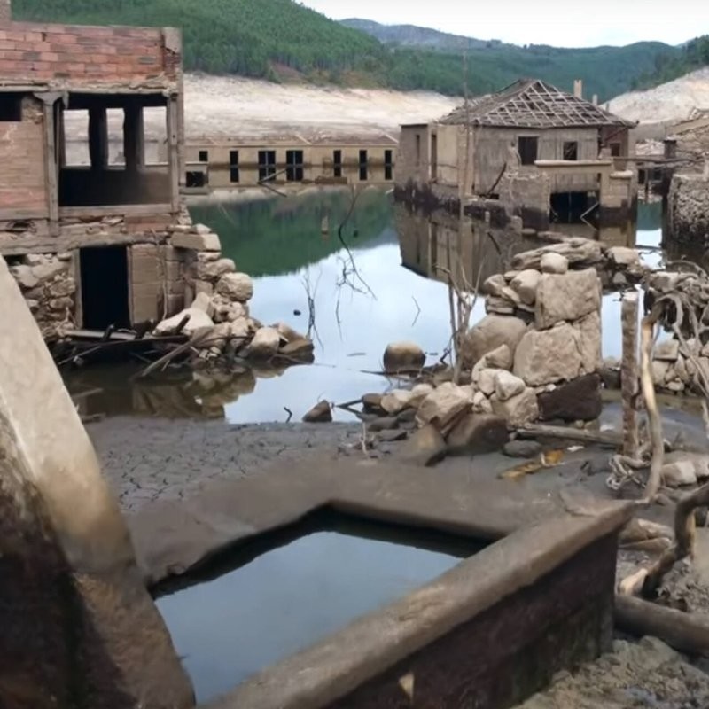 Потоп ради прибыли: история маленькой затопленной деревушки в Испании