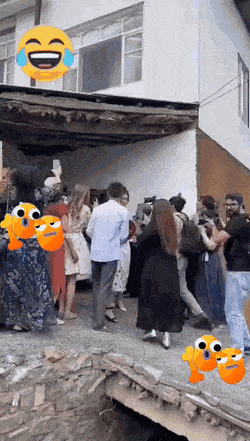 Минус один гость