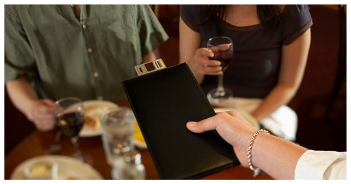 Мужчина не захотел платить за женщину в ресторане