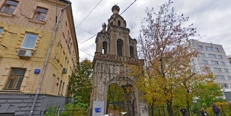 Колокольню Екатерининского храма⁠⁠ в центре Москвы отреставрировали. Фото до/после