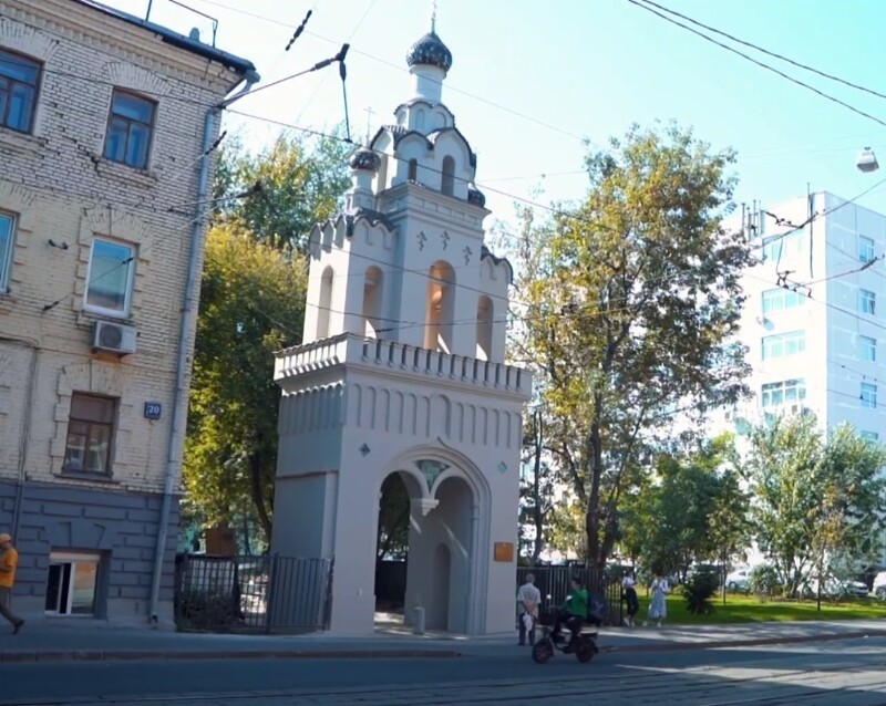 Колокольню Екатерининского храма⁠⁠ в центре Москвы отреставрировали. Фото до/после