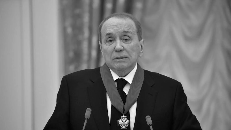 «И нечего завидовать, что у него дом-дворец, иномарки, квартиры»: в сети показали наследство покойного Александра Маслякова