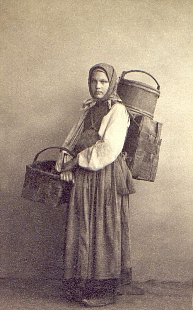 Продавщица селёдки. Санкт-Петербург, 1860-е. Автор В. А. Каррик