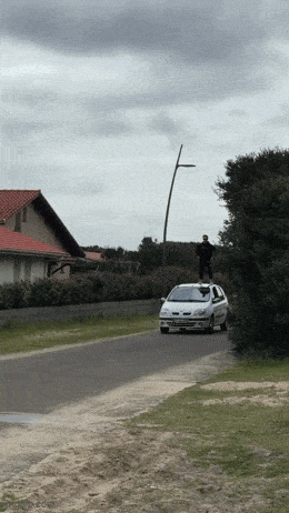 Лучше бы он сидел за рулем