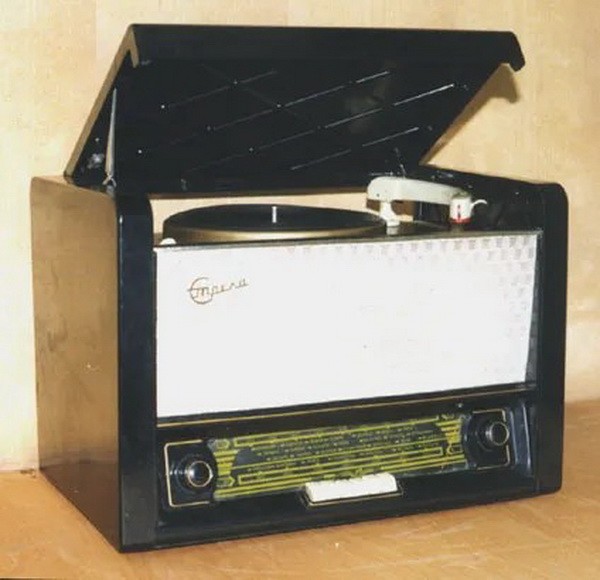 Из старого чулана.Радиотехника-1