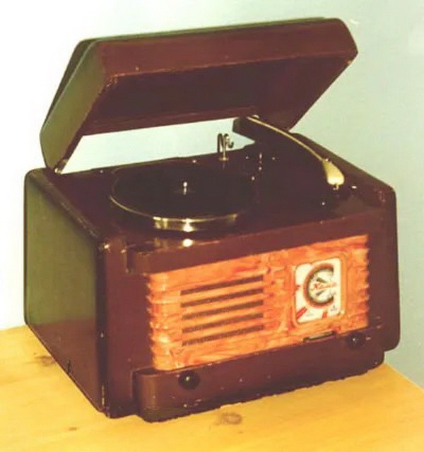 Из старого чулана.Радиотехника-1