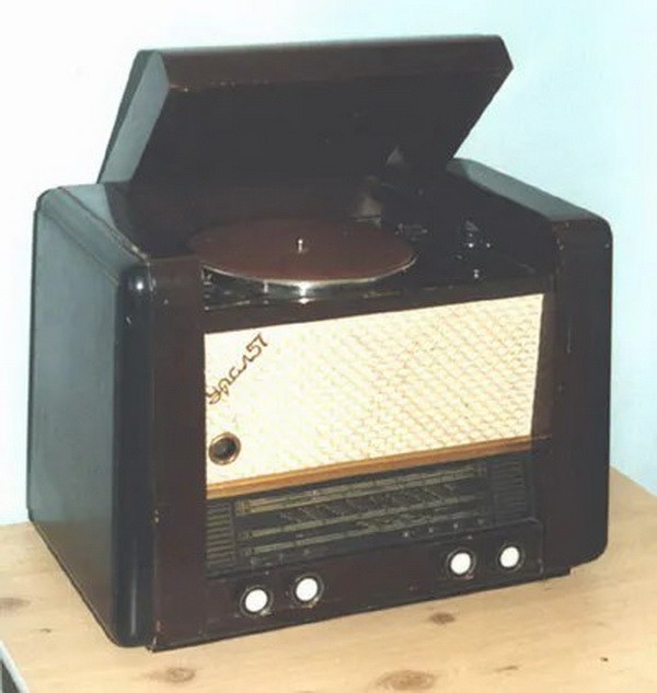 Из старого чулана.Радиотехника-1