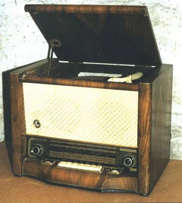 Из старого чулана.Радиотехника-2