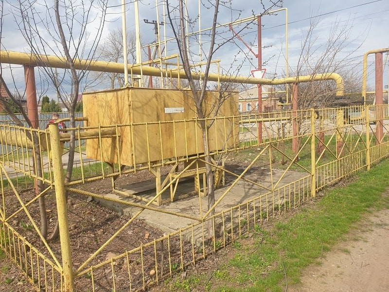 Пенсионеры очистили от хвороста газораспределительный пункт и заработали штраф