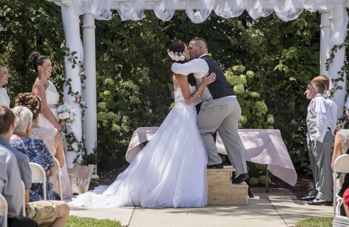 Любви любой рост покорен