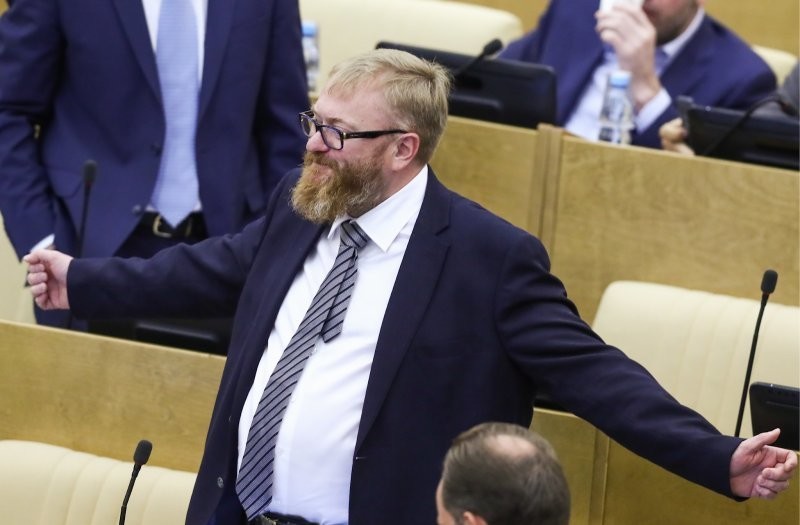 «До 18 занимайтесь другими делами»: депутат Милонов заявил, что подросткам не стоит сообщать об интимной жизни