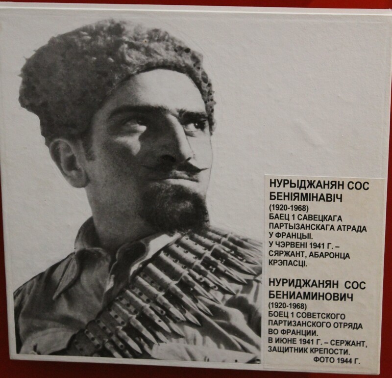 У стен Брестской крепости