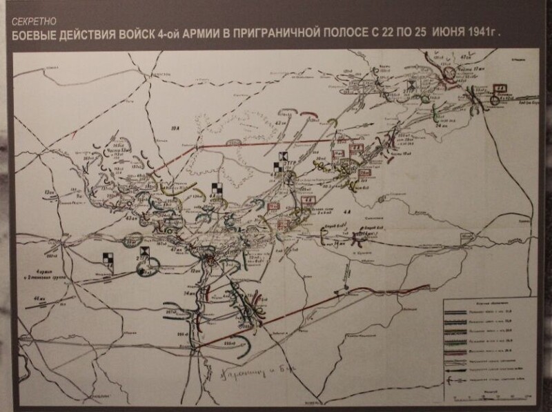У стен Брестской крепости