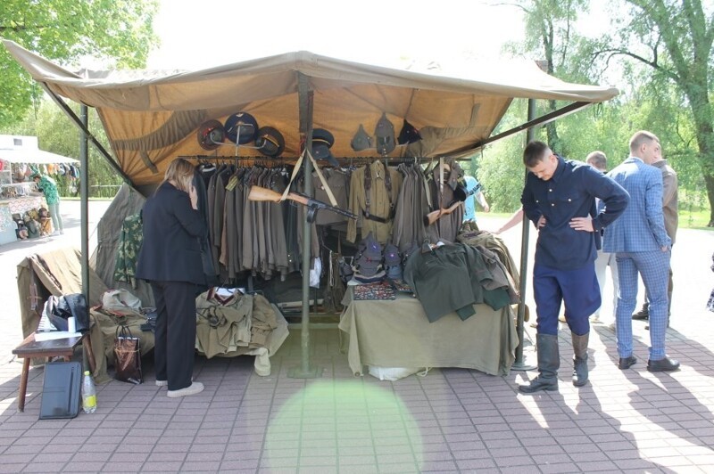 У стен Брестской крепости