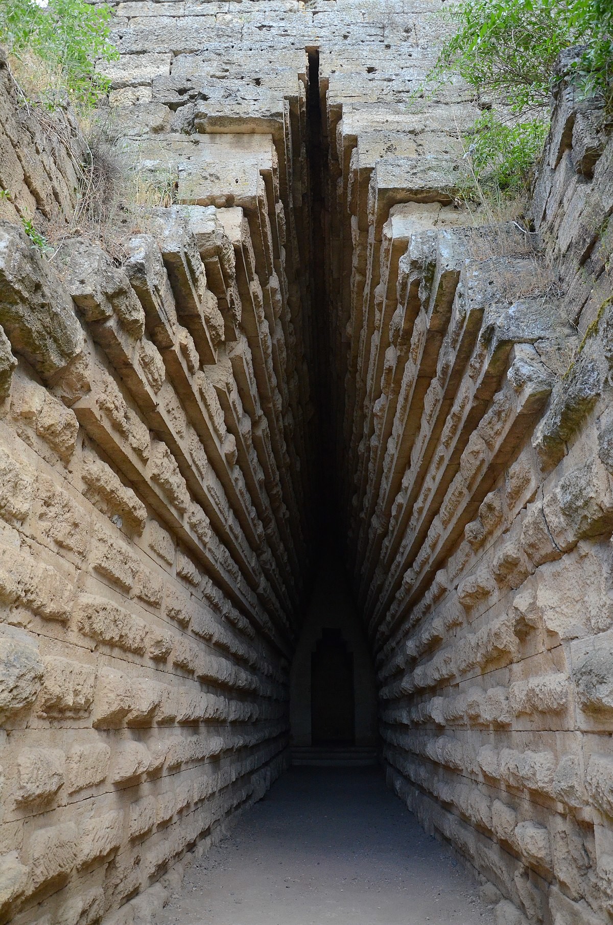 28. Царский курган - усыпальница одного из правителей династии Спартокидов, IV век до н. э., Керчь, Россия