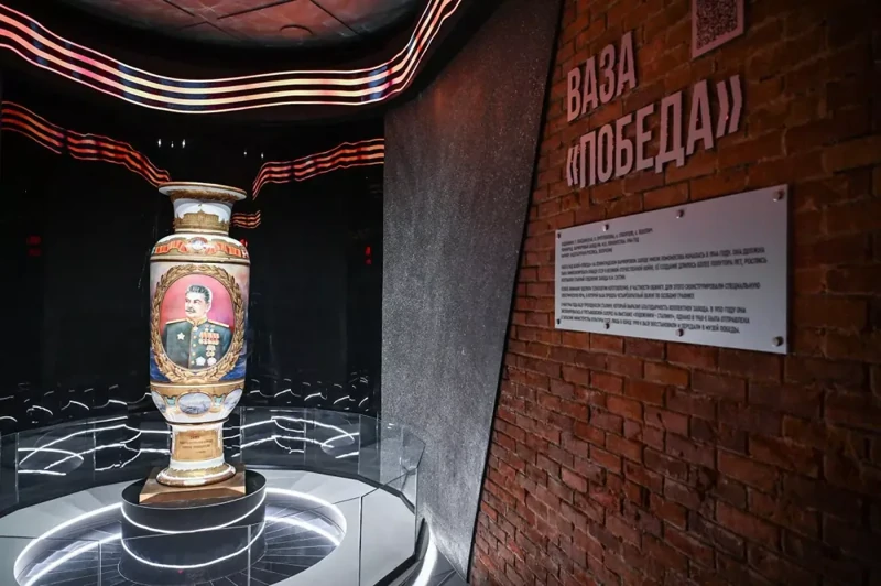 В крупнейшем музее истории ВОВ открыли выставку, посвященную 80-летию Великой Победы