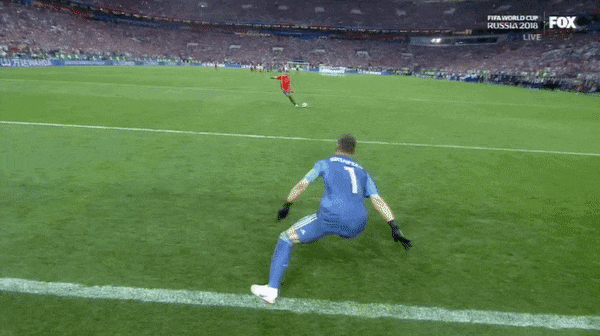 «Нога бога»: в РПЦ выступили против товарного знака вратаря Акинфеева