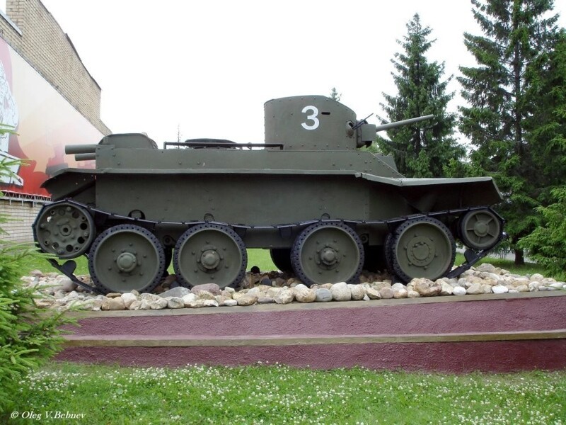 Лёгкий колёсно-гусеничный танк БТ-2