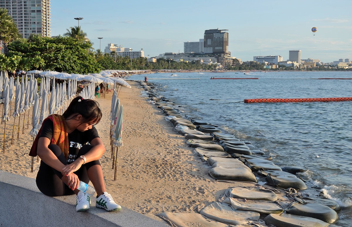 Опустели пляжи...