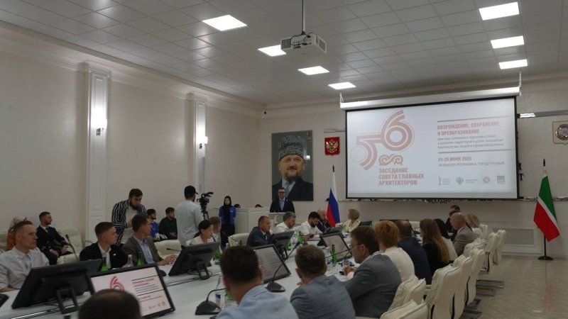 Рамзана Кадырова наградили почётным знаком «Кентавр» за вклад в архитектуру