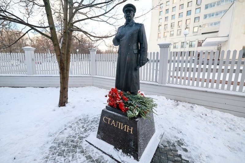 В Вологодской области установили очередной памятник Сталину