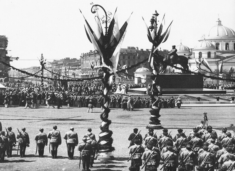 Знаменская площадь 