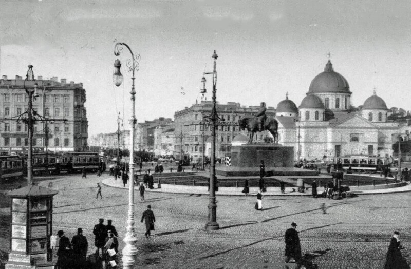 Знаменская площадь 