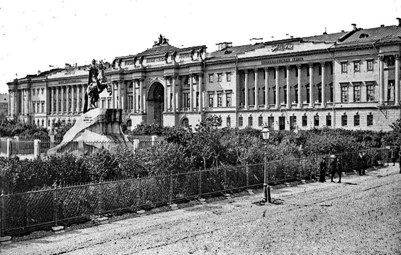 Сенатская площадь 