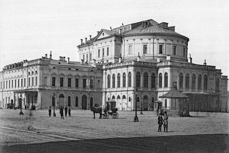 Театральная площадь