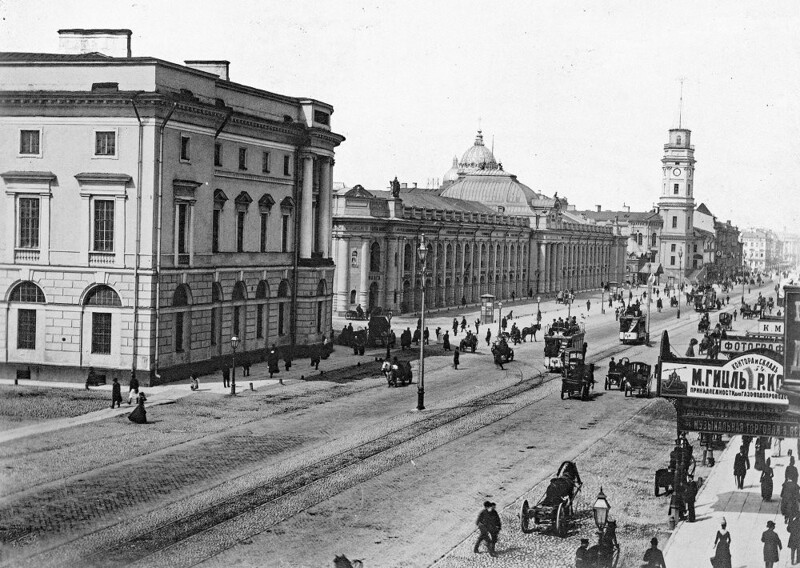 Конный транспорт на Невском проспекте