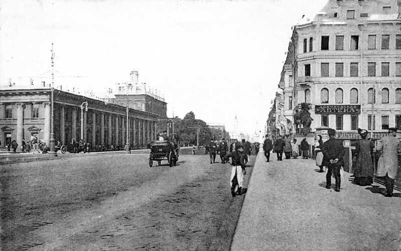 Конный транспорт на Невском проспекте